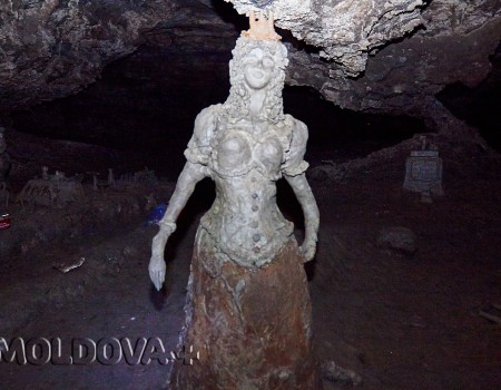 O CĂLĂTORIE LA 40 DE METRI SUB PĂMÂNT