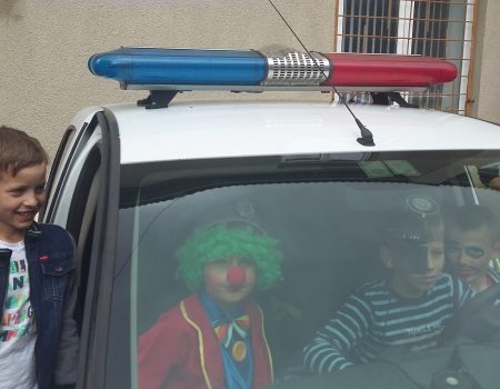 Copiii trec pragul la poliție. De ziua ușilor deschise