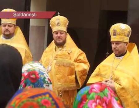 Reparată și sfințită, după decenii de slujbă, biserica din Olișcani