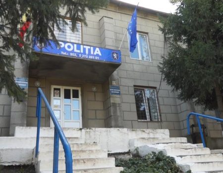 9 polițiști puși la respect, în zori de zi