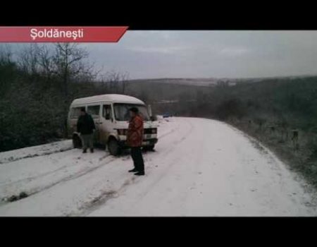 Zăpada vine cu probleme la trafic
