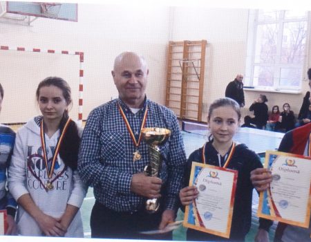 Tinerii sportivi din Gauzeni, campioni republicani la tenis