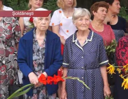 Și acum, după jumătate de secol, îi trec fiorii, când văd locomotiva
