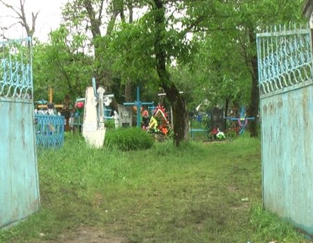 Polițiștii și medicii dezmint zvonul privind omorul pruncului găsit în cimitirul din satul Olișcani