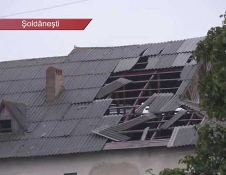La Olișcani a plouat. Grindina, cât nuca