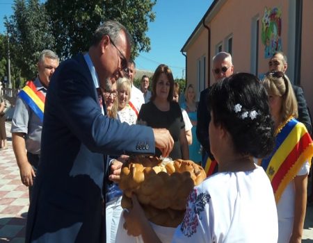 După patru decenii de activitate, pe fonduri din România, la Mateuți a fost renovată gradinița
