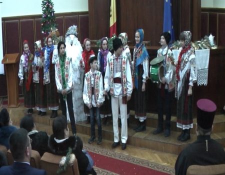 Administrația raionului Șoldănești felicitată de artiști amatori
