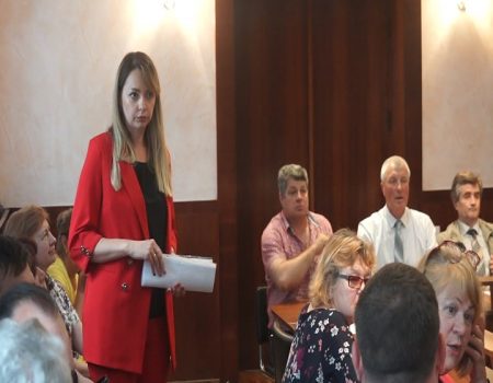 Consilierii resping reorganizarea instituțiilor curative