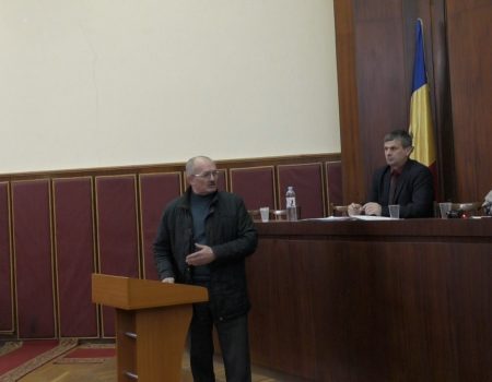 În criză PANDEMICĂ, criză de MEDICI