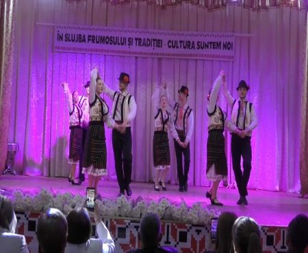 Flori și diplome cu ocazia sărbătorii